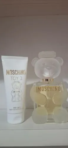 Moschino Toy 2 Original 100 ml + creme Lacrado ? R$ 380 (negociável)