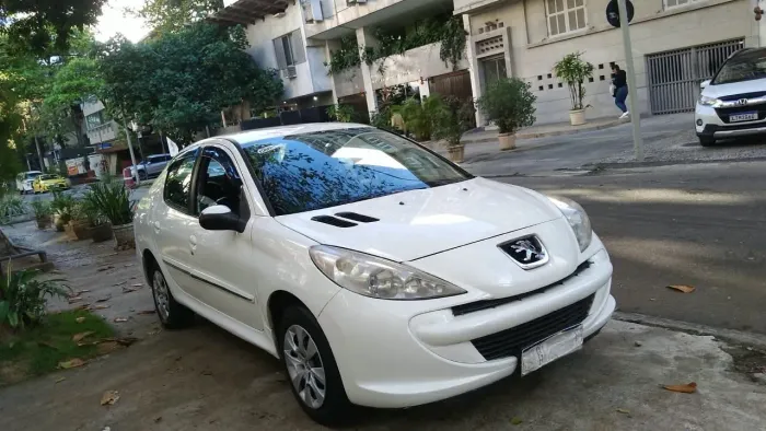 Peugeot 207 Active 1.4 Flex 8V 5P 2014
