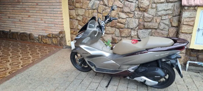 Honda PCX 150 DLX 2022 - Semi Nova