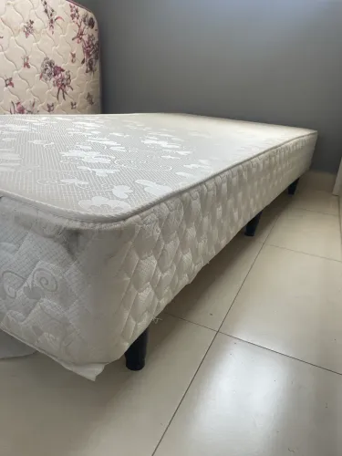 Cama box solteiro com colchão