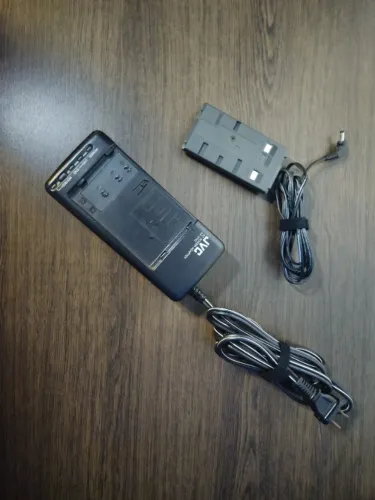 Carregador / Adaptador JVC AA-V11U Original para Filmadora VHS-C