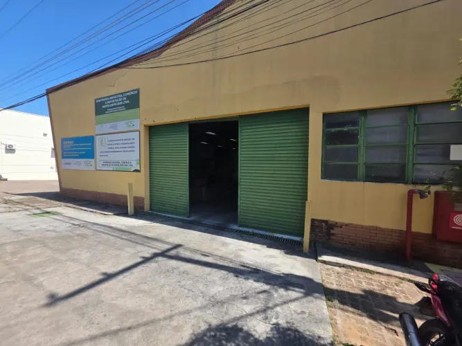 GALPÃO INDUSTRIAL 950M² - EDUCANDOS