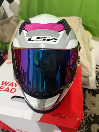 Capacete feminino ls2