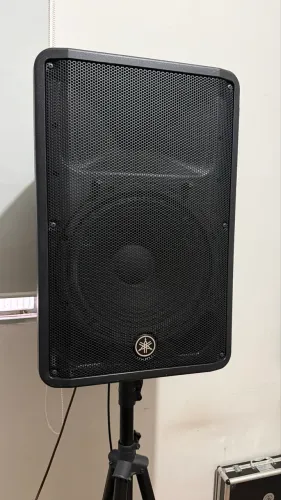 Caixa Ativa Yamaha DBR15 1000w