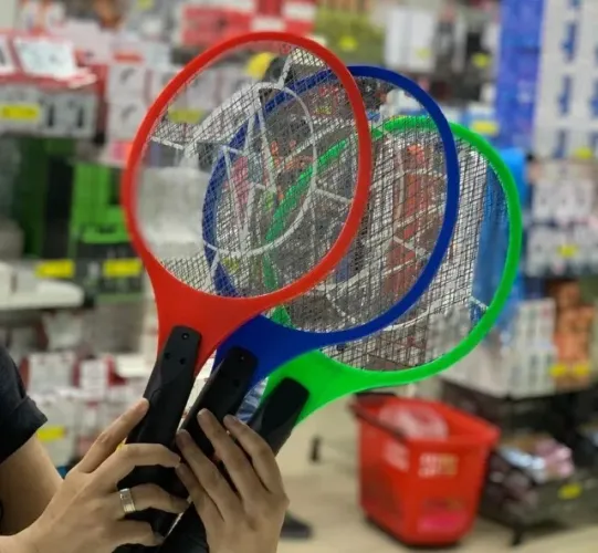 Super Oferta: 3 raquetes mata mosquitos e moscas