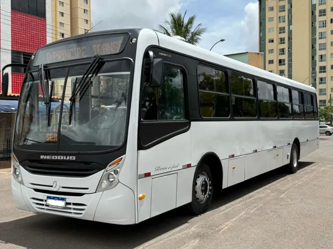 Mercedes 1721 2013/2014 Novíssimo. .