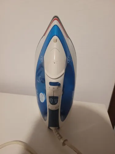 Ferro de passar a vapor eletrolux