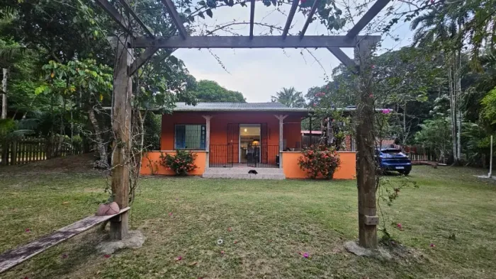 Casa à Venda em Presidente Figueiredo/AM - Ramal do Urubuí. Toda mobiliada. 