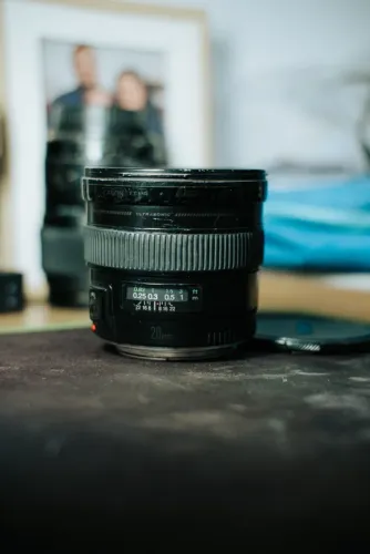 Lente Canon EF 20mm f/2.8 USM - Full Frame - Autofoco Funcionando