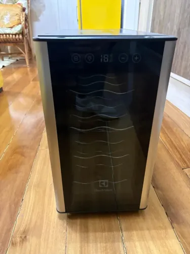 Adega Electrolux 8 Garrafas (ACS08)