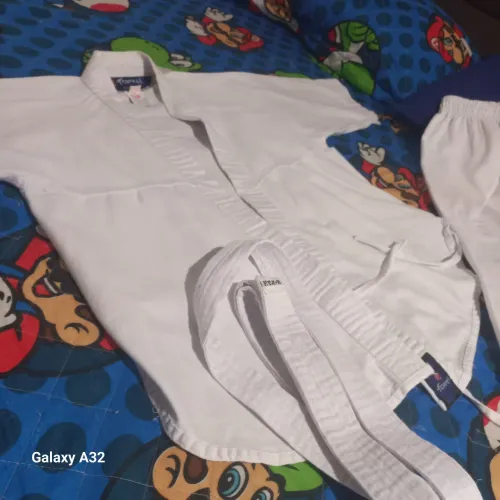 Vendo Roupa de Karat. M3