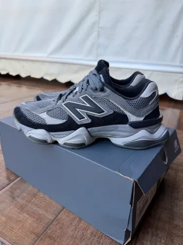Tênis New balance 9060