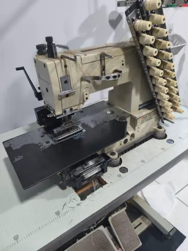 Máquina industrial de passar lastex
