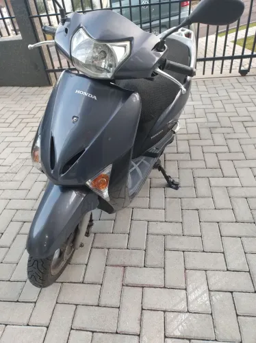Honda lead