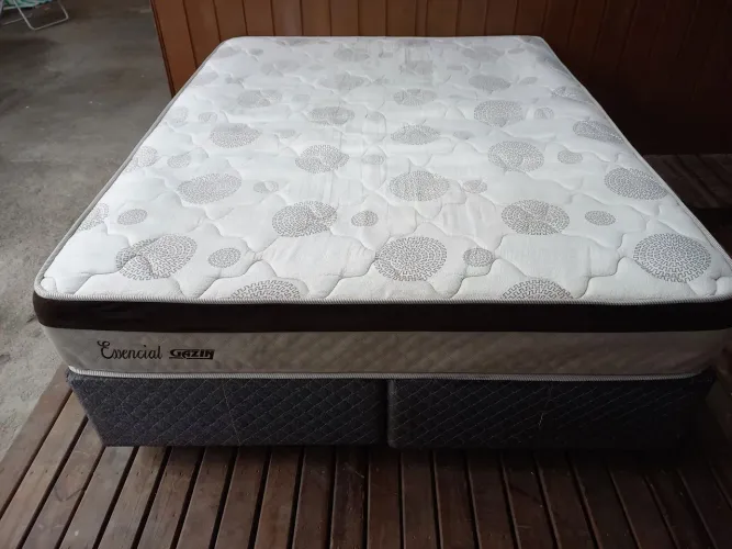 Vendo cama Queen size