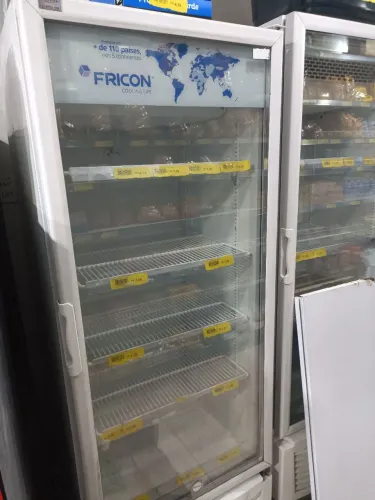 Geladeira exposição
