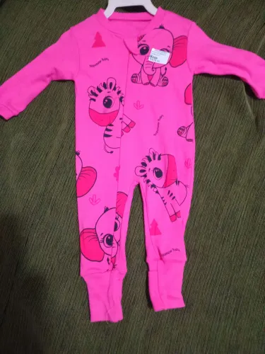 Lindo macacão de Bebê Novo apenas $ 15,00