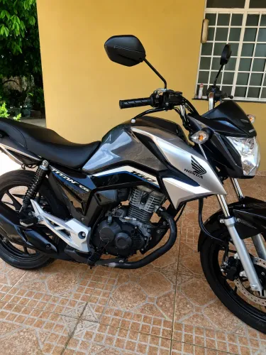 Vende-se essa linda moto cg 160
