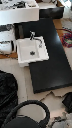 BANCADA DE GRANITO PRETA COM PIA