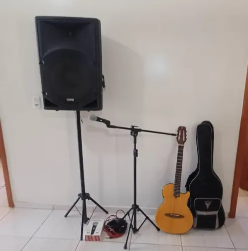 Desapego Violão Elétrico + Caixa Profissional de amplificação de Som Novix 