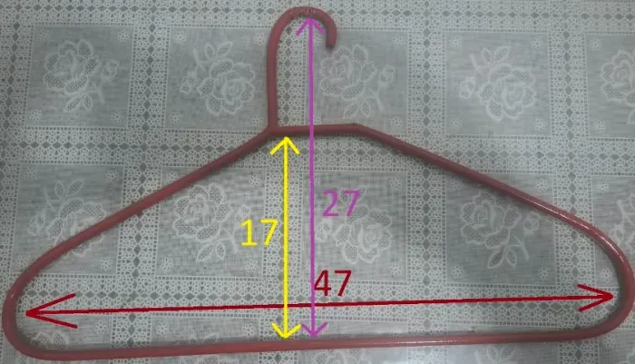 Cabide de ferro, ideal para fardas pesadas e tamanho grande