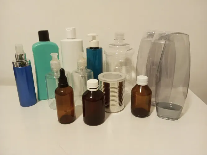 Conjunto de frascos/recipientes vazios aleatórios (também posso vender separadamente)