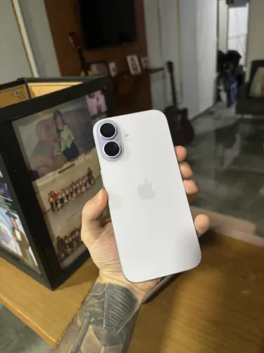 iPhone 17 256 semi novo 100% bateria 5.100,00
