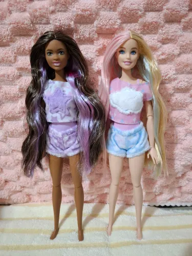 2 Barbies cutie reveal (loira e morena) - festa do pijama 