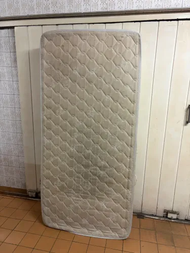 Colchão solteiro padrão