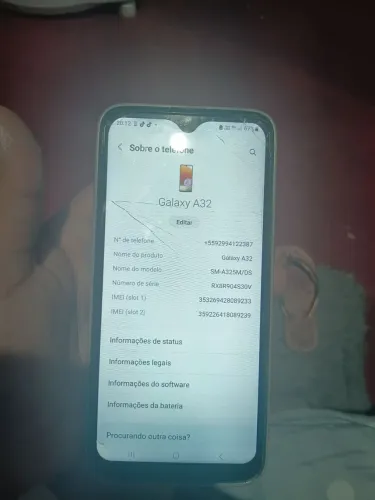 Galáxia A32 pra vender logo 500 reais so está com essas avarias na tela nao faço entrega