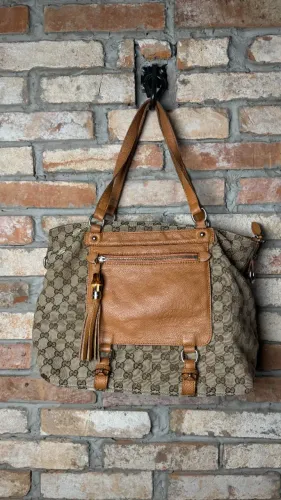 bolsa de ombro gucci monograma
