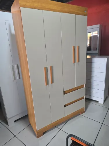 Guarda roupa 4 portas valor 890 reais