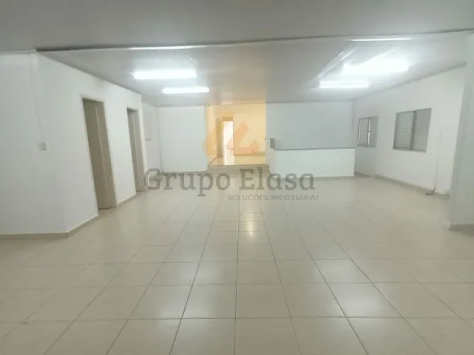 Sobrado comercial para locação no bairro Chácara Santo Antônio