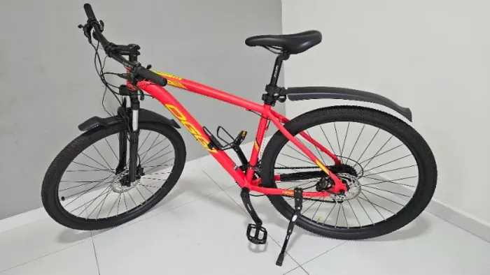 Bicicleta Oggi Hacker HDS Quadro 19 / Aro 29 / 24 marchas + acessórios