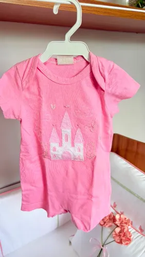 Vende-se roupas infantis