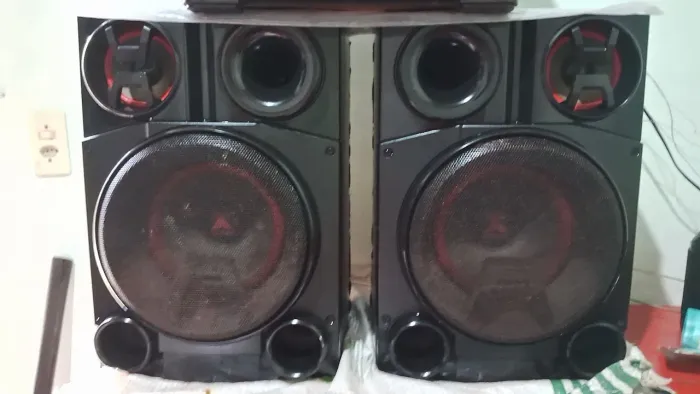 Caixas de LG 1800watts BARATOOO DE MAIS