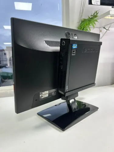Mini CPU Lenovo com Monitor