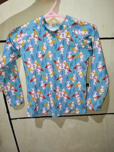 blusa UV infantil 