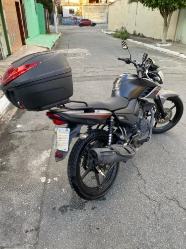 Vendo moto yamaha fazer 150 única dona