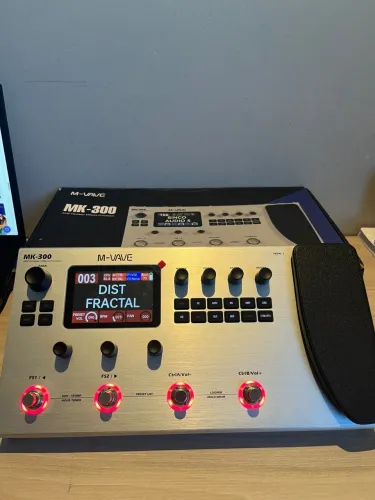 Pedaleira MK-300