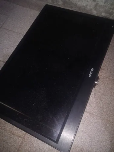 Duas tvs pra retirada de peças,tela com defeito....
