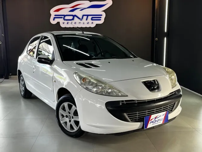 Peugeot 207 XR 1.4 Flex 8V 5P 2011