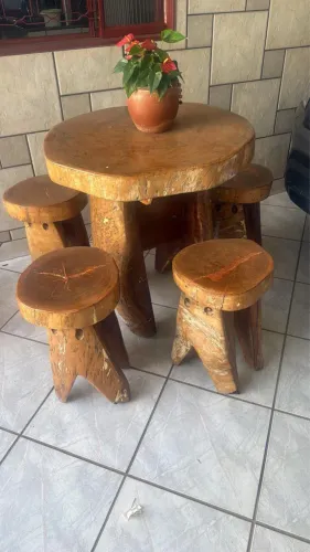 ? Mesa Rústica em Madeira Maciça - Peça Única e Exclusiva! ?