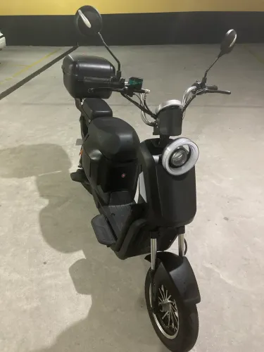 Scooter elétrica MOBI 1000