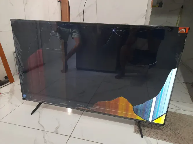 TV TCL 55 POLEGADAS 4K QLED 55P7K COM DISPLAY QUEBRADO SO PARA APROVEITAR AS PEÇAS 