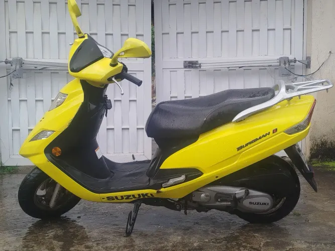 Suzuki Burgman baixa KM - Automática - Linda e Econômica