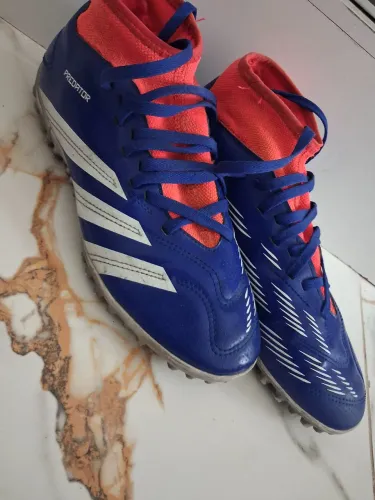 Chuteira Adidas predator