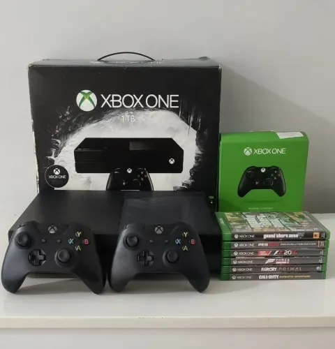 Xbox one 1TB + 6 jogos + 2 controles