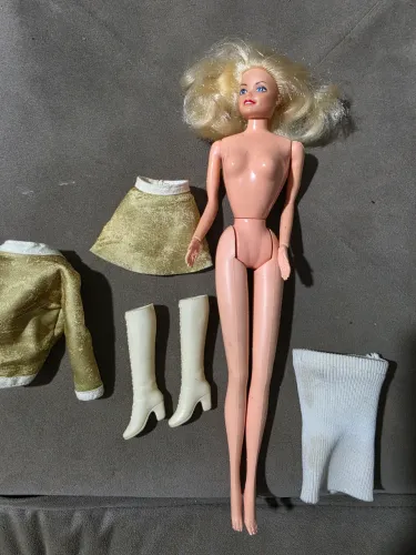 Boneca Antiga Barbie Mãos Flexíveis Anos 80 Da Estrela