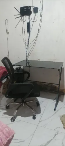 Mesa e cadeira para escritório 